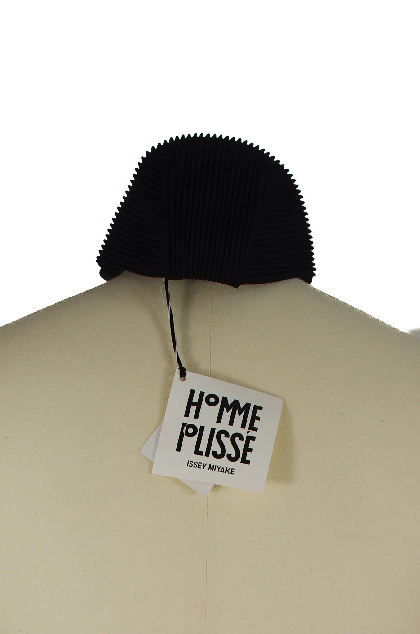 Casquette plissée — HOMME PLISSÉ ISSEY MIYAKE