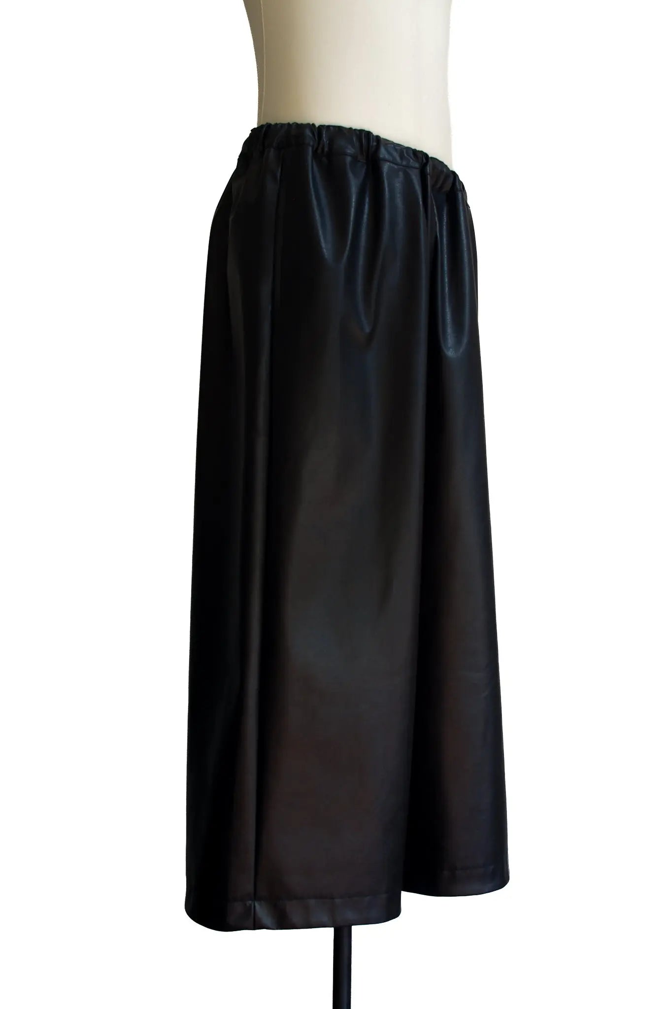 Pantalon large effet cuir – COMME des GARÇONS (AD2024)