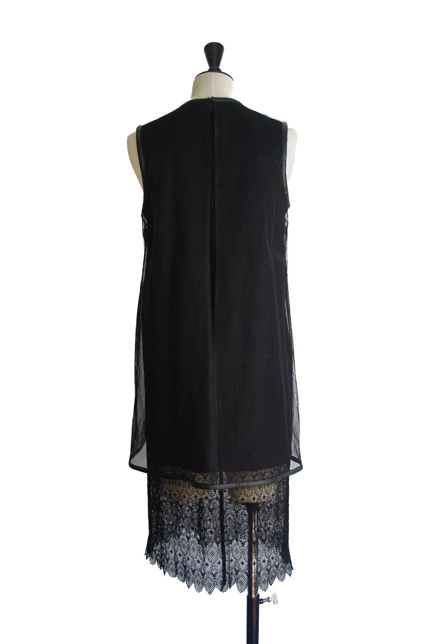 Robe filet & dentelle – noir kei ninomiya (AD2015)