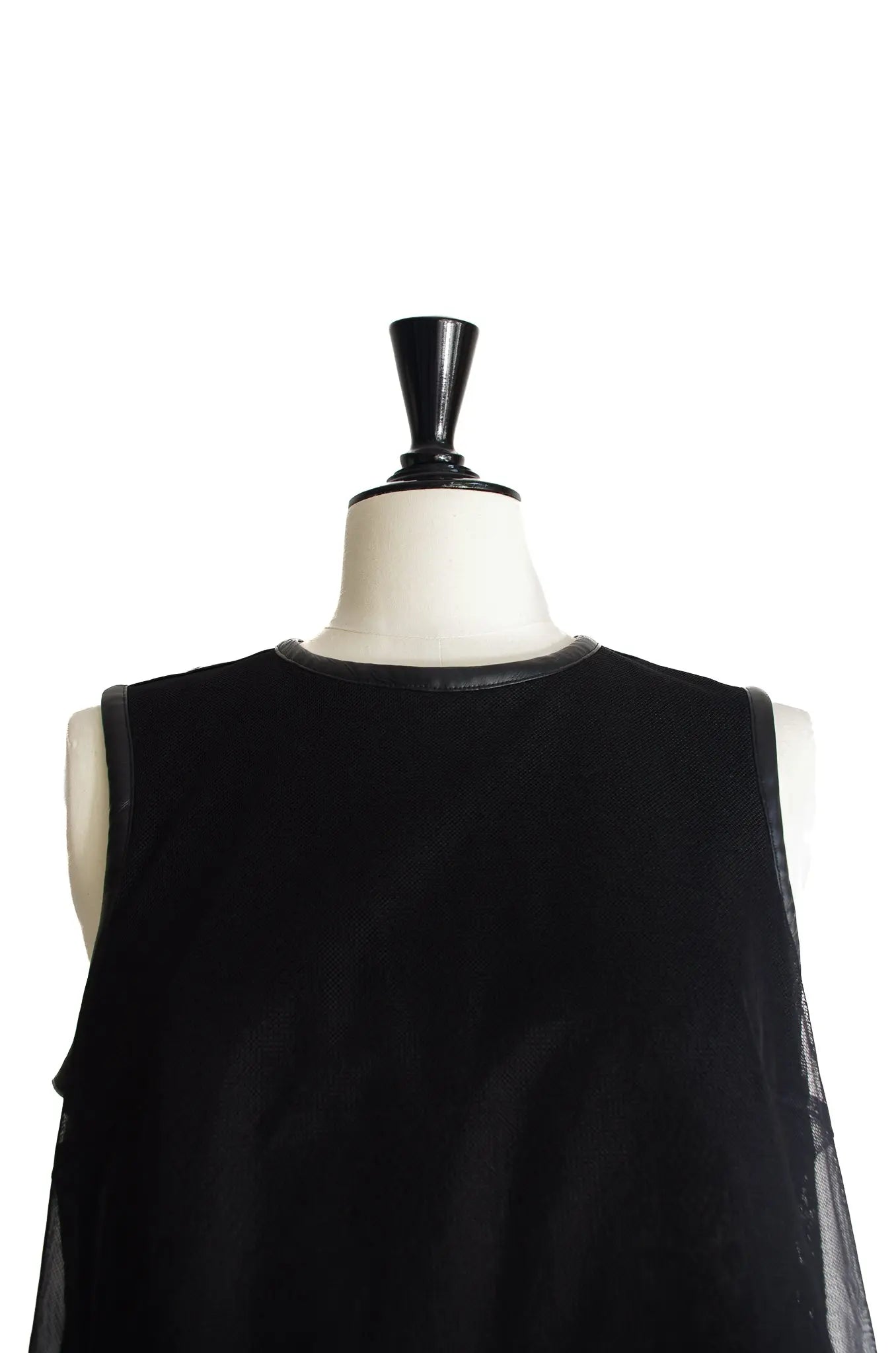 Robe filet & dentelle – noir kei ninomiya (AD2015)