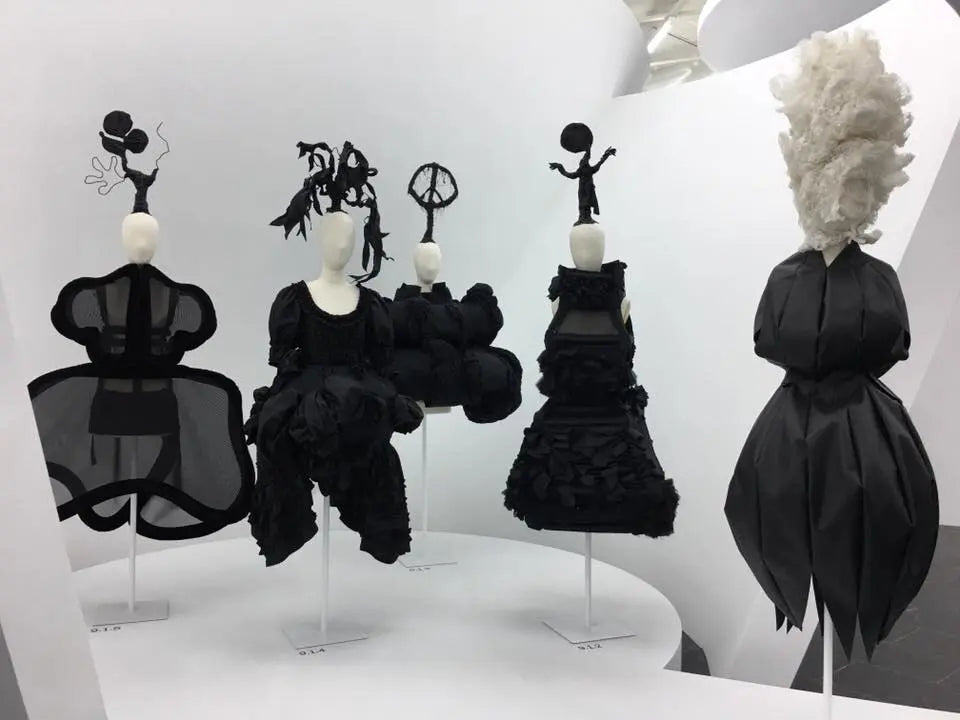 Noir-Kei-Ninomiya-L-architecte-des-ombres 