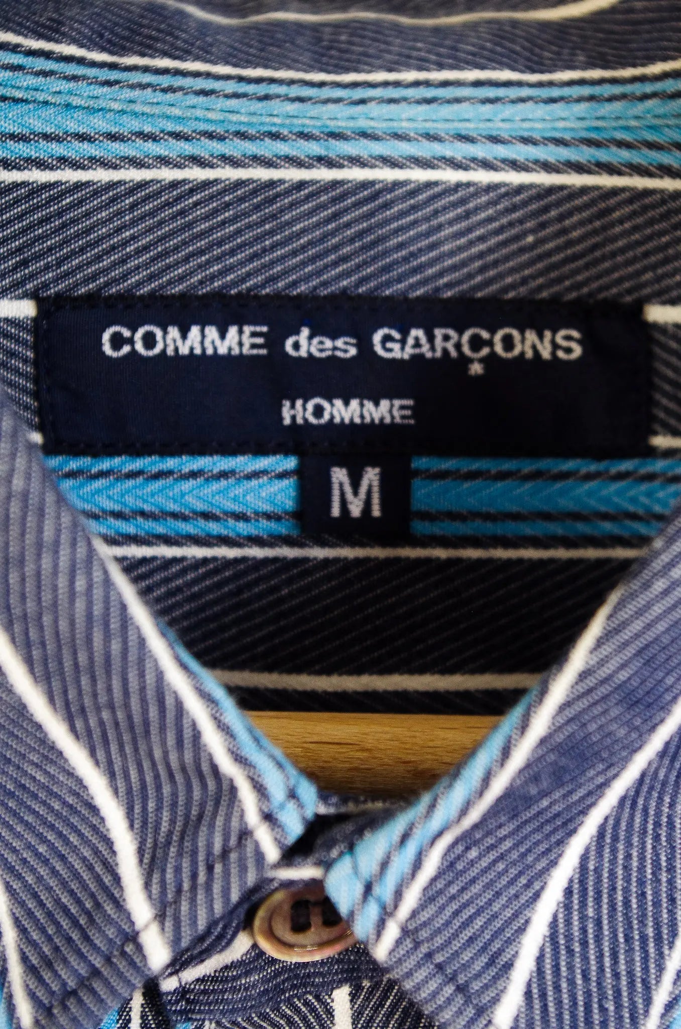 CHEMISE À RAYURES BLEUES COMME des GARÇONS HOMME – AD2003 