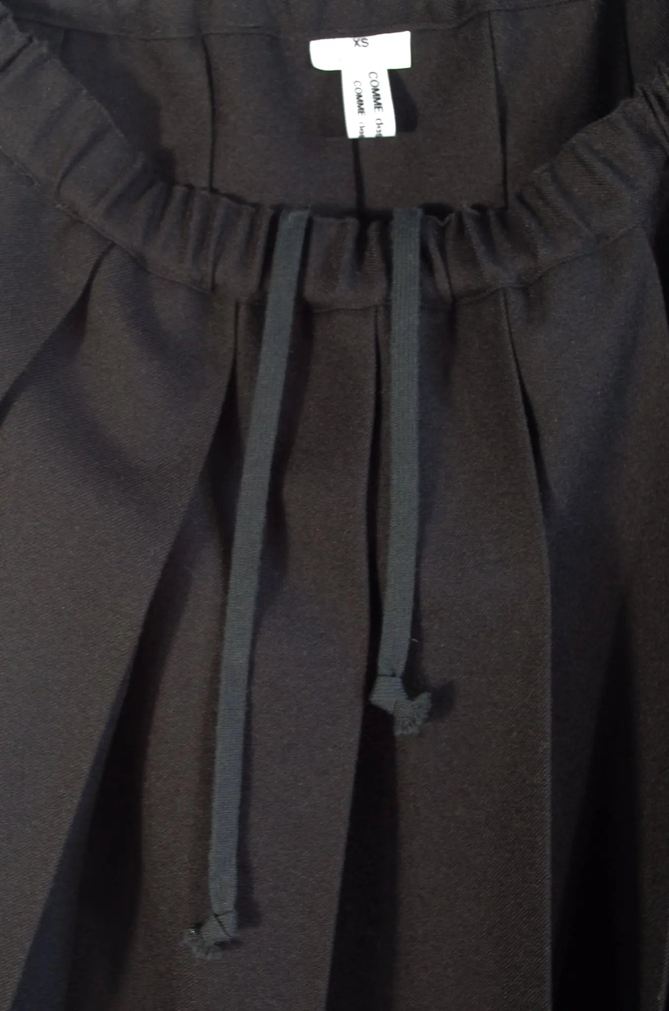 Jupe plissée d’archive – COMME des GARÇONS CdG (AD2010) 
