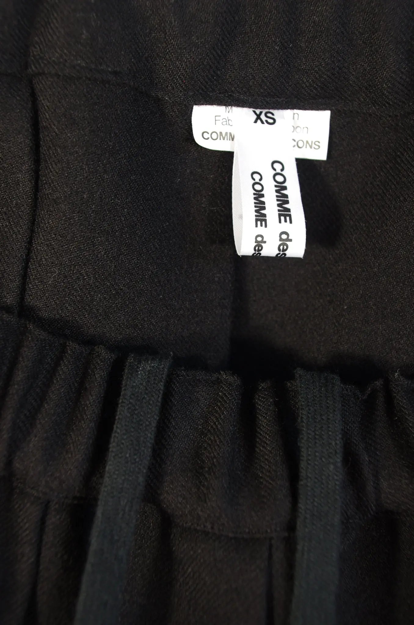 Jupe plissée d’archive – COMME des GARÇONS CdG (AD2010) 