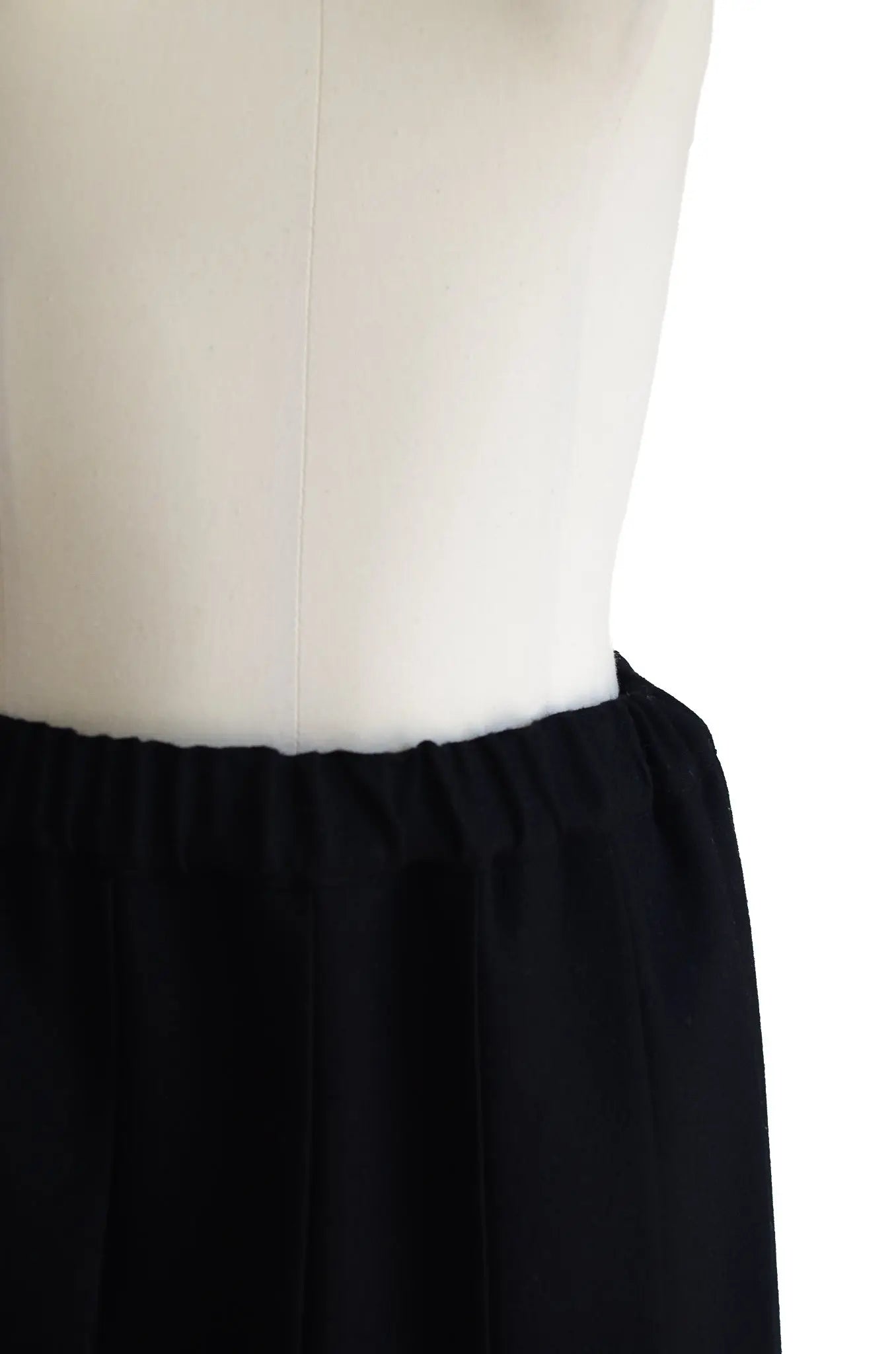 Jupe plissée d’archive – COMME des GARÇONS CdG (AD2010) 