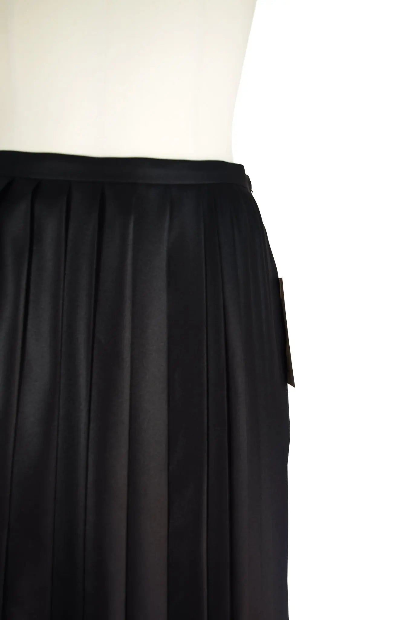 Jupe plissée noire – TOMORROWLAND (Neuve avec étiquette) 