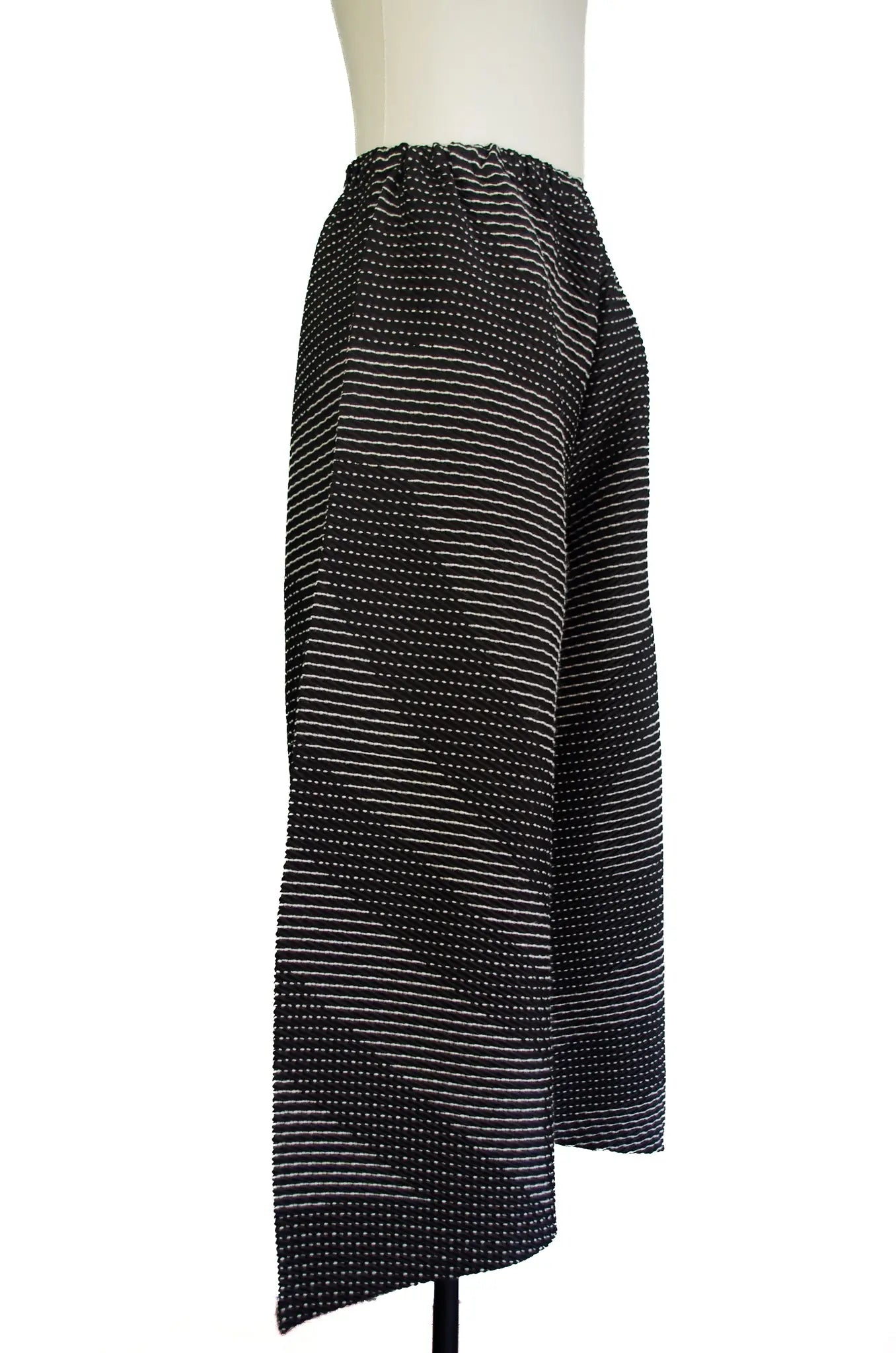 Pantalon Plissé Graphique Noir & Blanc – Issey Miyake AD2003 