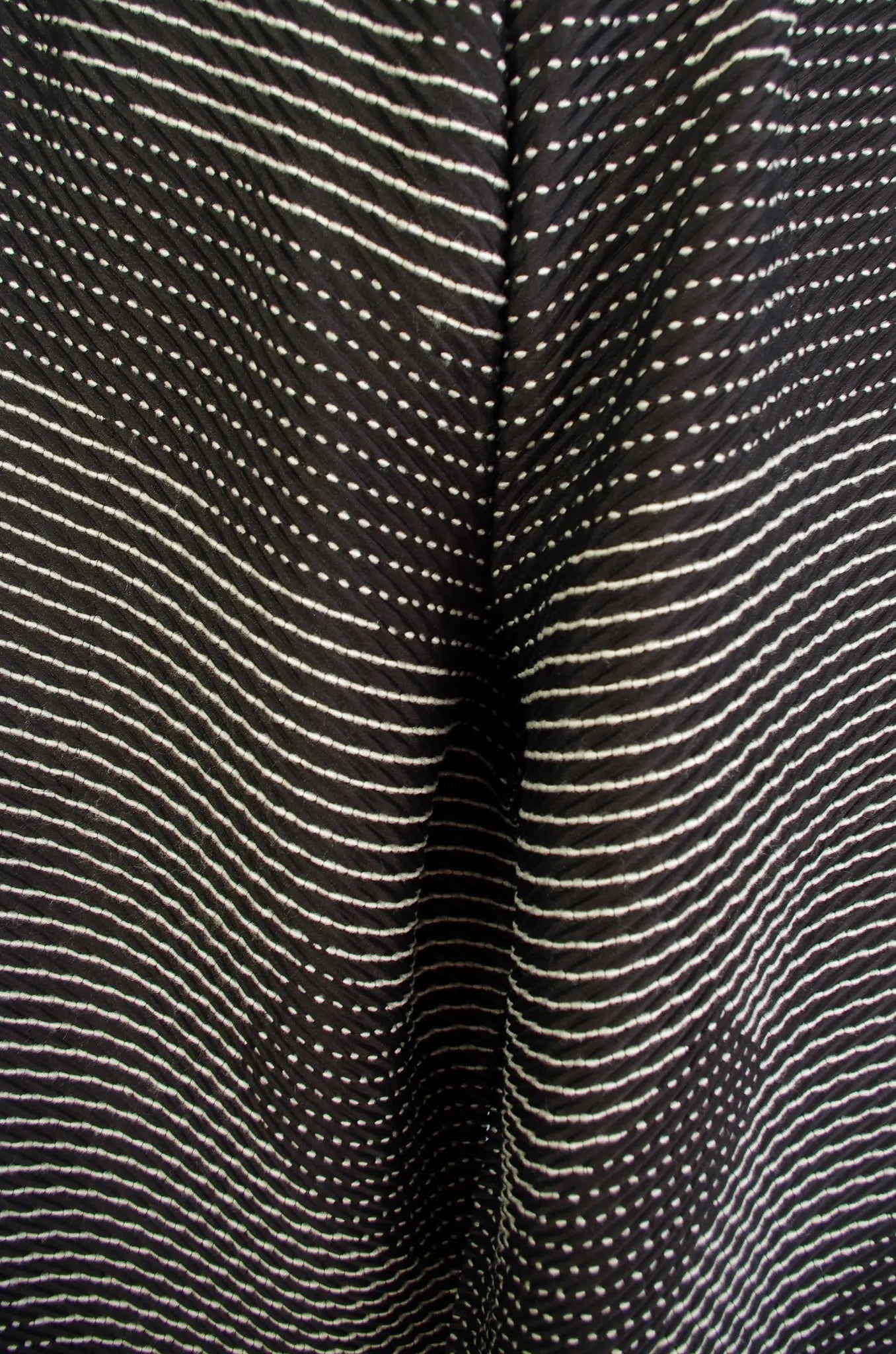Pantalon Plissé Graphique Noir & Blanc – Issey Miyake AD2003 