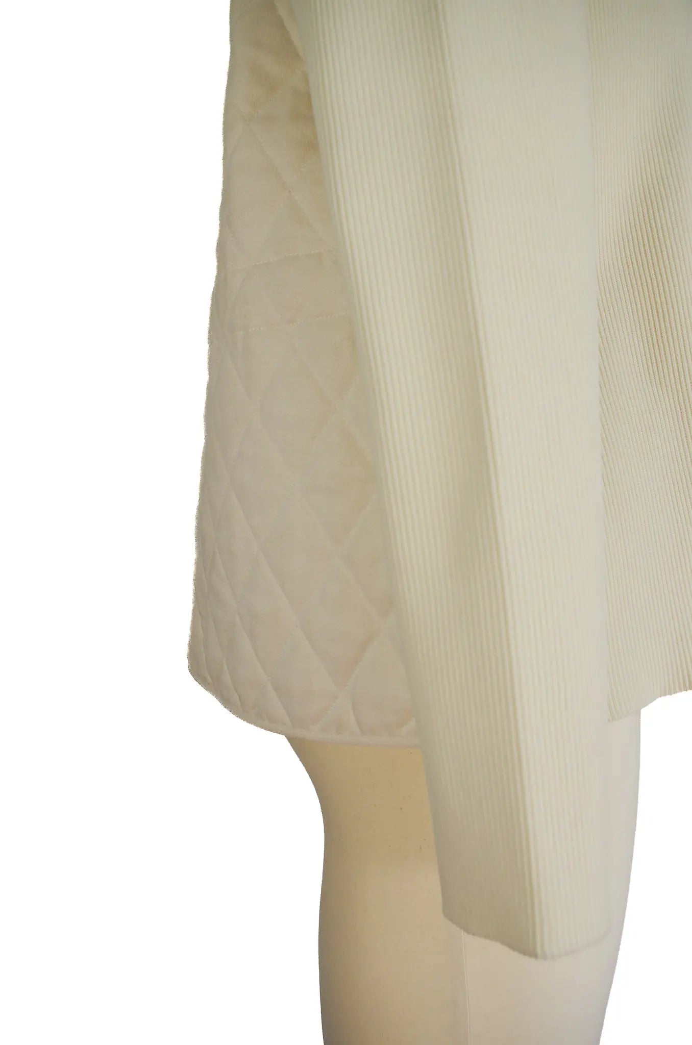 Pull structuré écru – AKIRA NAKA (Made in Japan) 