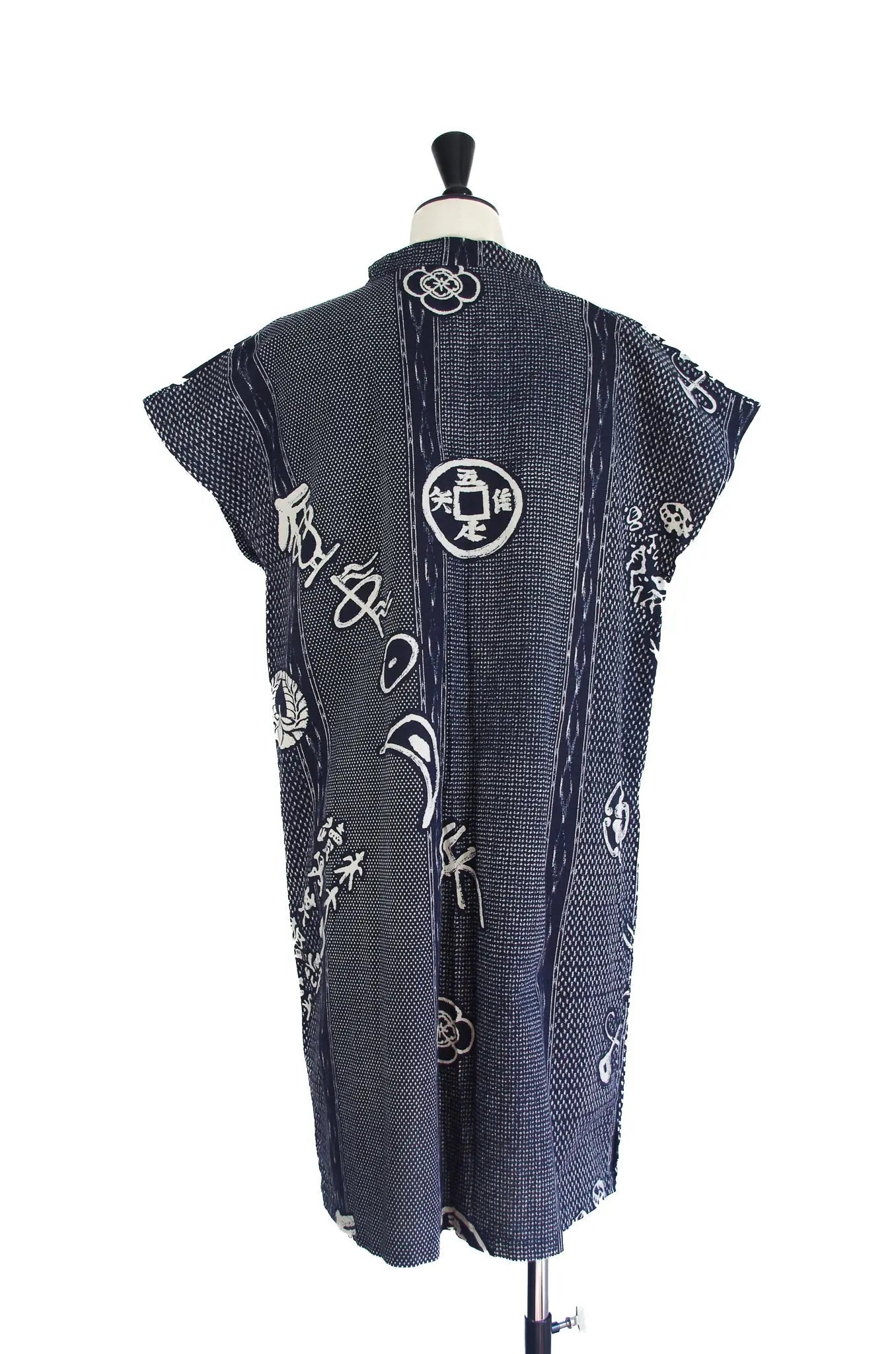 Robe Japonaise Taishō Kasuri – Motifs Historiques & Tissage Kasuri 