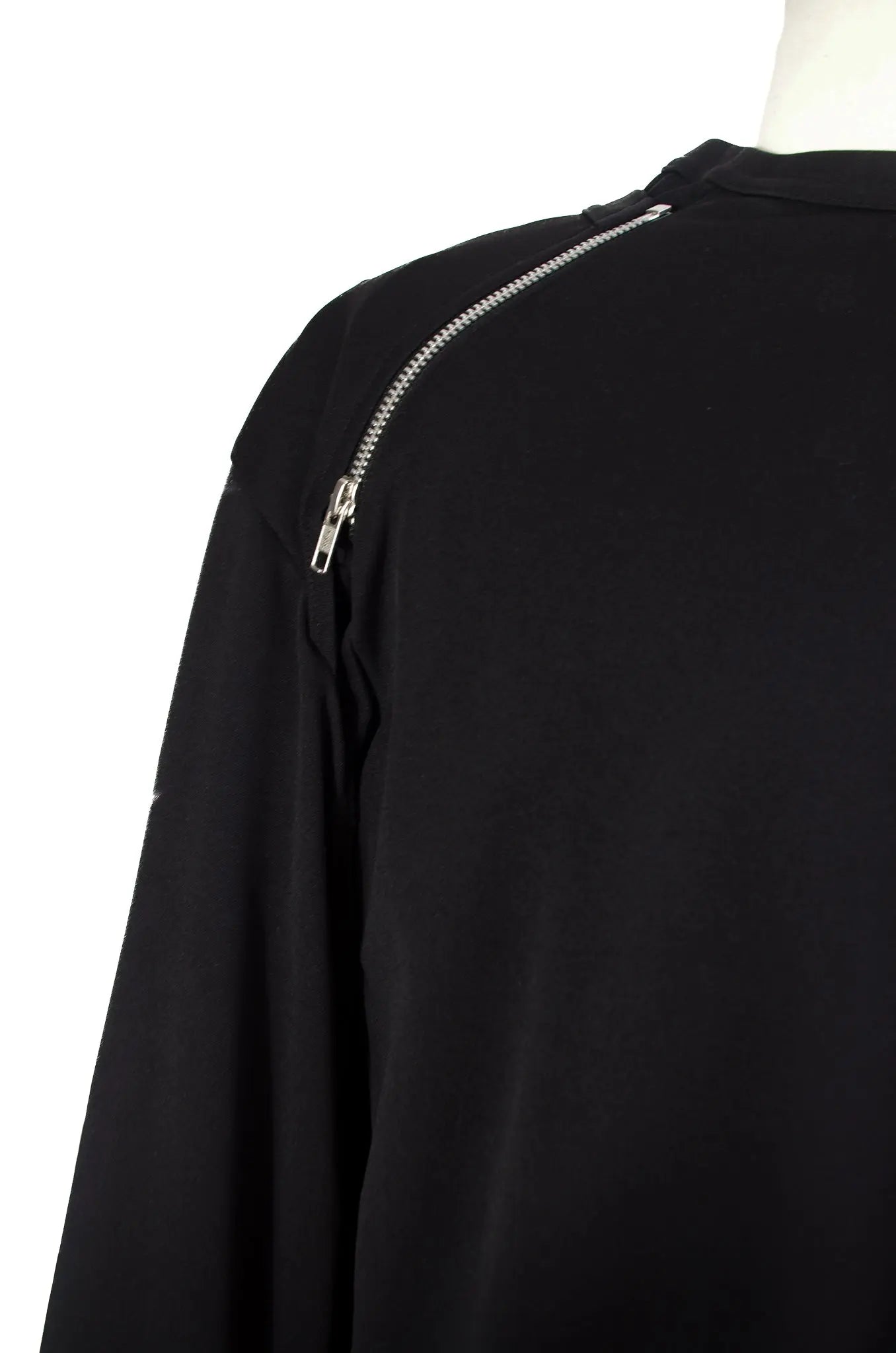 T-shirt Long Asymétrique à Zips – COMME des GARÇONS HOMME PLUS AD2024 