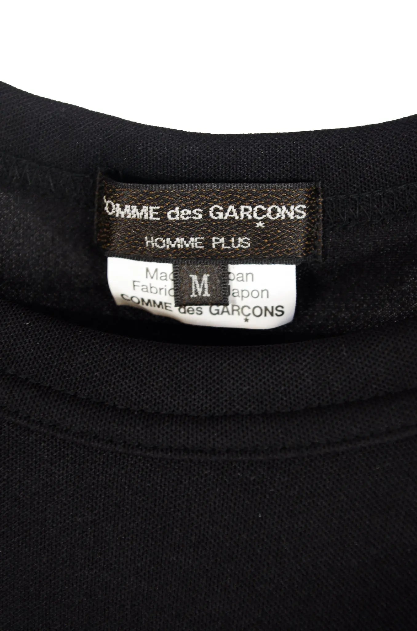 T-shirt Long Asymétrique à Zips – COMME des GARÇONS HOMME PLUS AD2024 