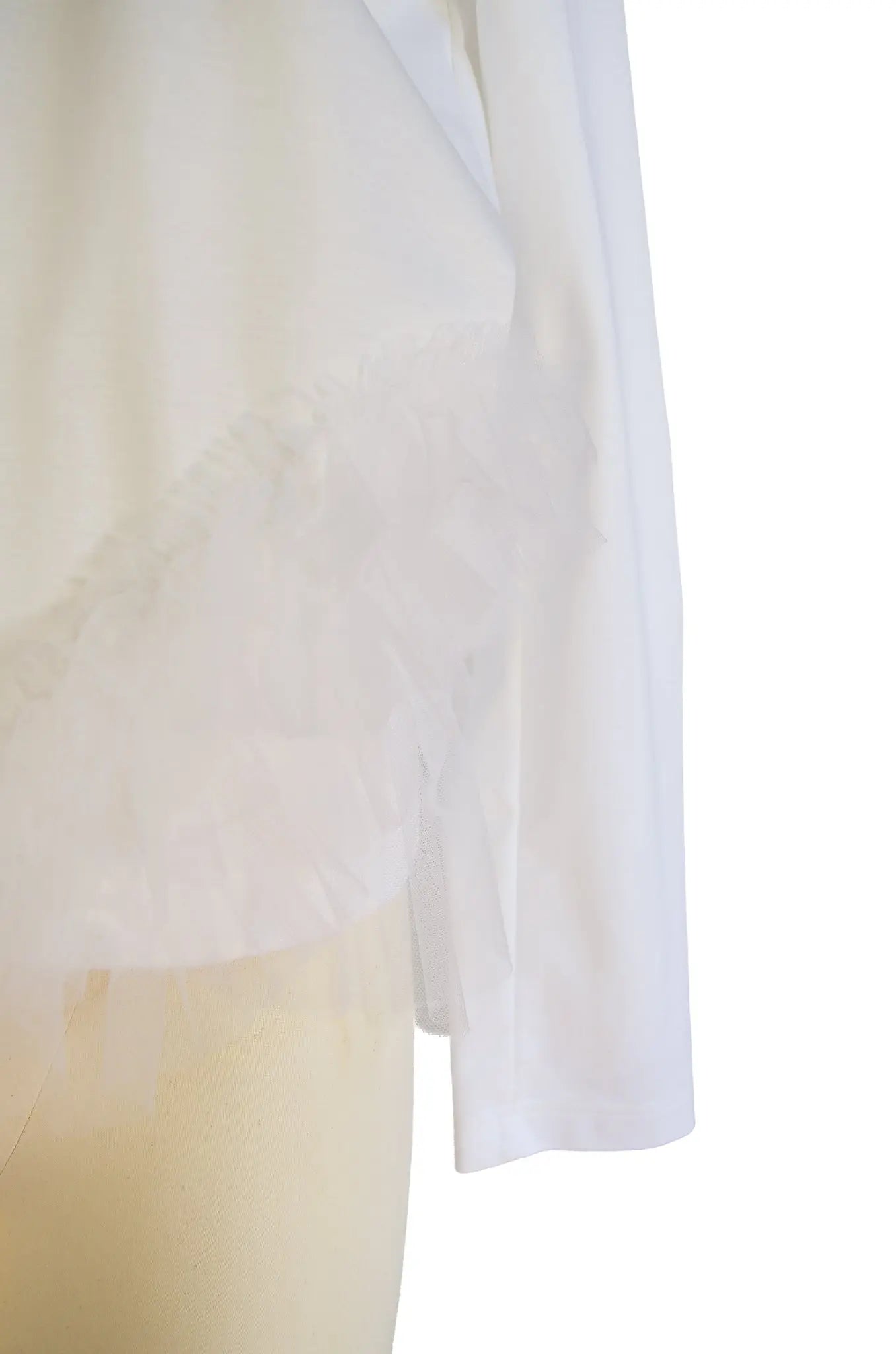 T-shirt blanc en tulle – noir kei ninomiya (2024) 