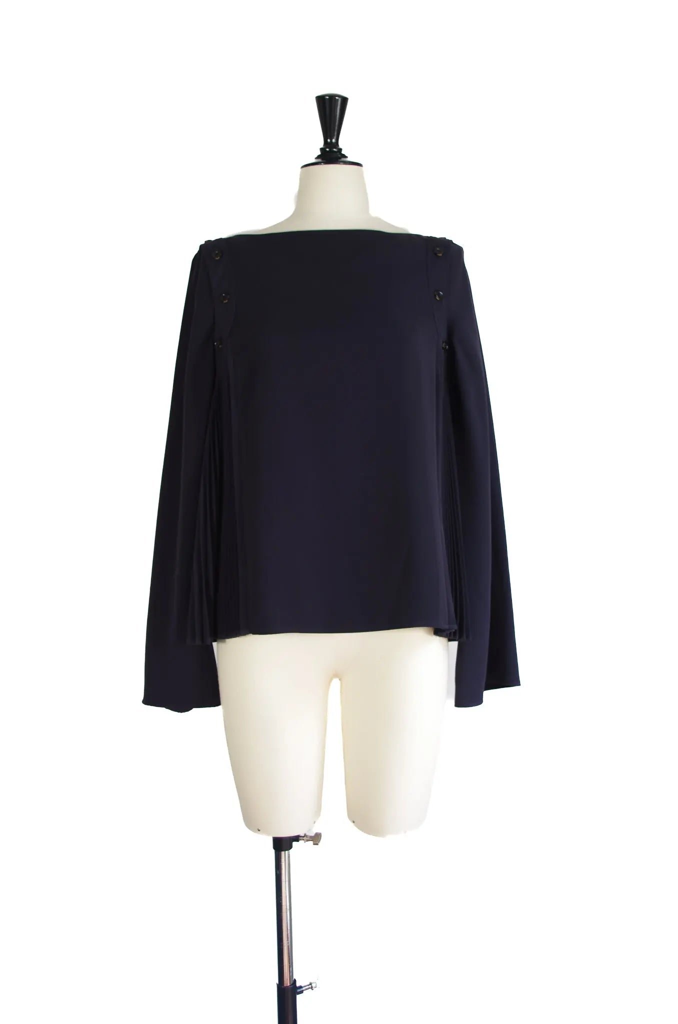 Top Plissé Structuré à Boutons Gravés – ADEAM (Made in Japan, AD2021) 