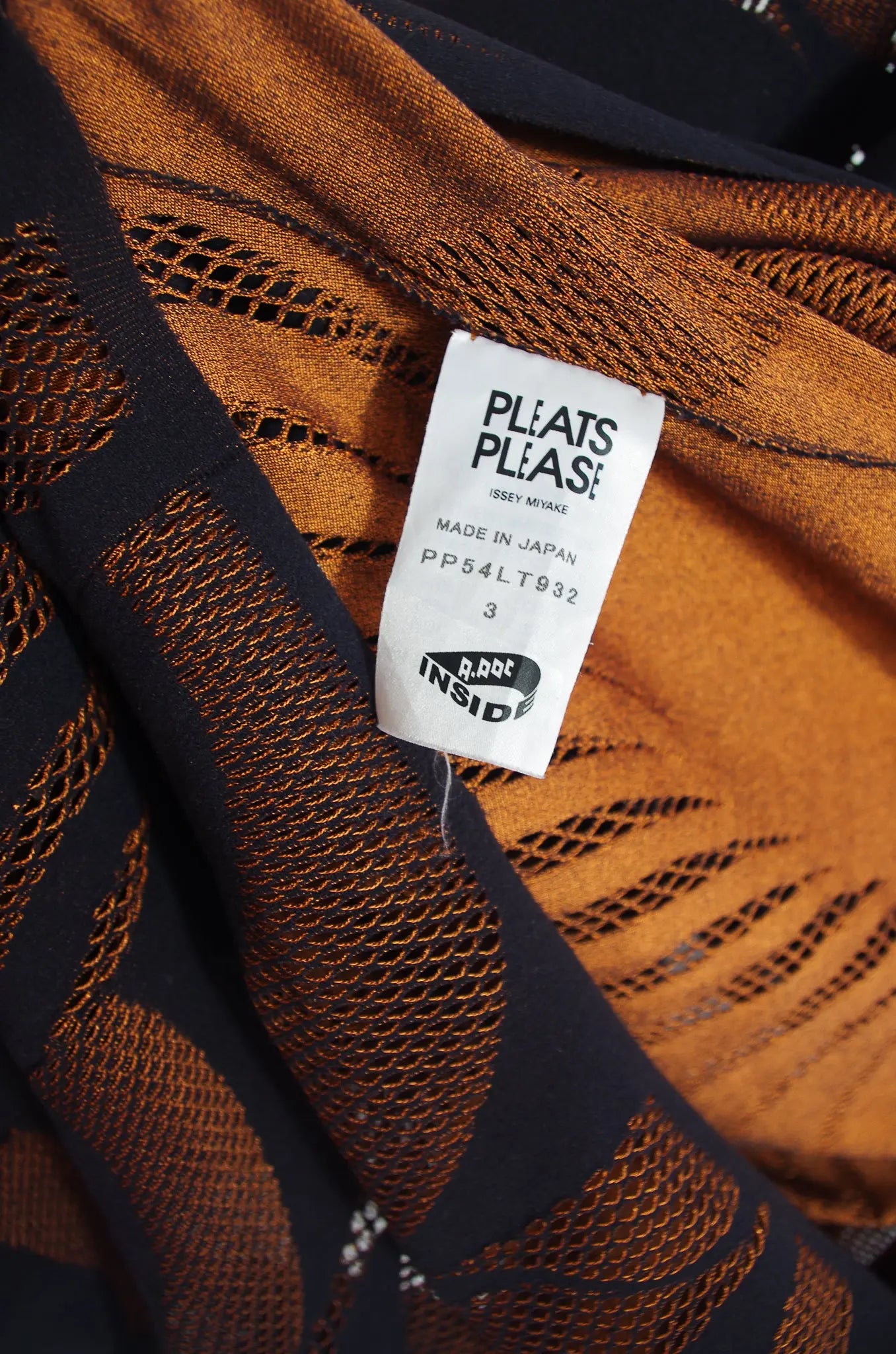 Top plissé ajouré A-POC INSIDE – Pleats Please Issey Miyake 